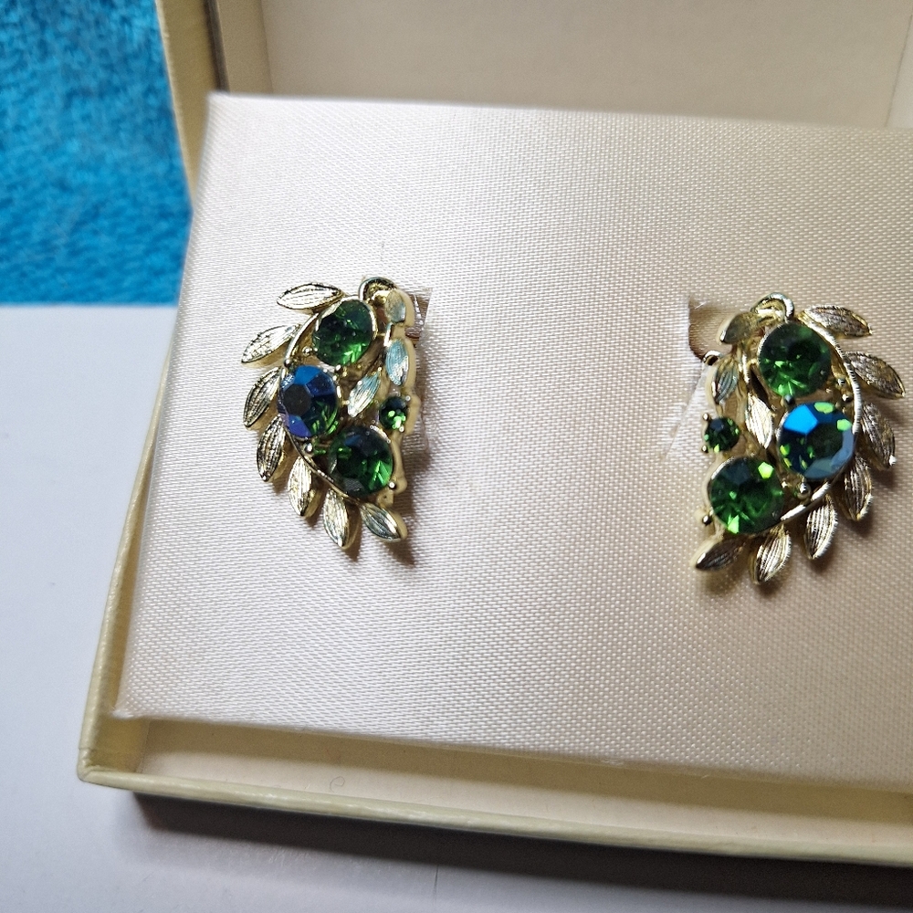 Vintage Lisner Clip On Earrings, Vintage Earrings - Picture 4 of 7